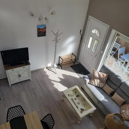 Holiday home Maison Cocooning 5 Pers Proche & Terrasse *